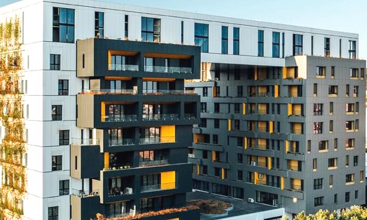Shtepi ne shitje Apartament ne Tirane, 3+1, Mobilimi Bosh, pa mobiluar, Pagesa 39,500,000  Leke.