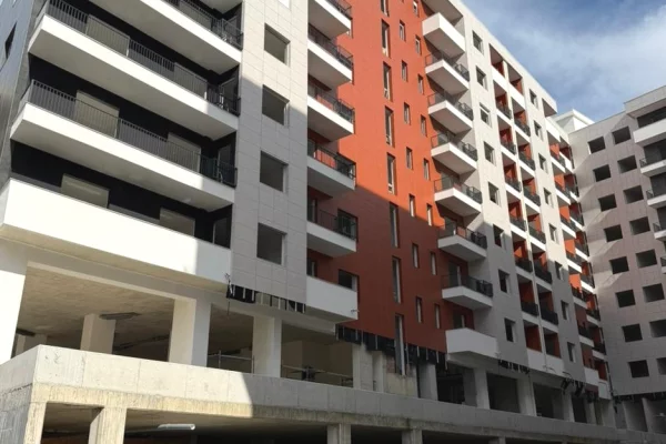 Shtepi ne shitje Apartament ne Tirane, 1+1, Mobilimi Bosh, pa mobiluar, Pagesa 80,500  Euro.