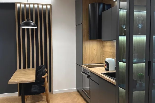 Shtepi ne shitje Apartament ne Tirane, 1+1, Mobilimi E mobiluar, Pagesa 175,000  Euro.