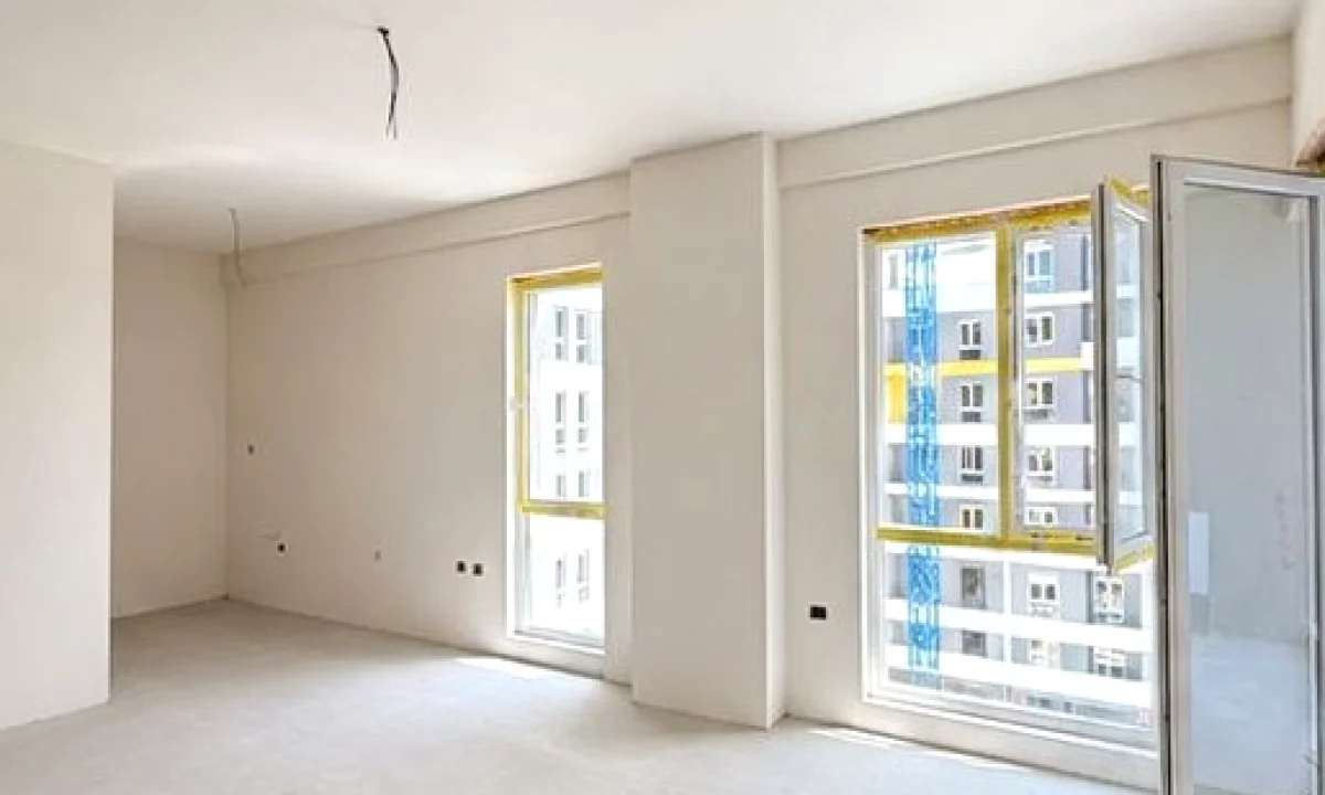 Shtepi ne shitje Apartament ne Tirane, 1+1, Mobilimi Bosh, pa mobiluar, Pagesa 80,000  Euro.