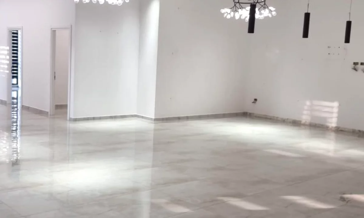 🏢✨ JEPET ME QIRA AMBIENT KOMERCIAL – FARMACIA 10 ✨🏢