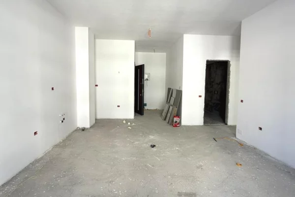 Shtepi ne shitje Apartament ne Tirane, 3+1, Mobilimi Bosh, pa mobiluar, Pagesa 210,000  Euro.