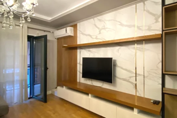 Shtepi me qera Apartament ne Tirane, 3+1, Mobilimi E mobiluar, Pagesa 85,000  Leke.