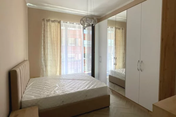 Shtepi me qera Apartament ne Tirane, 1+1, Mobilimi E mobiluar, Pagesa 85,000  Leke.