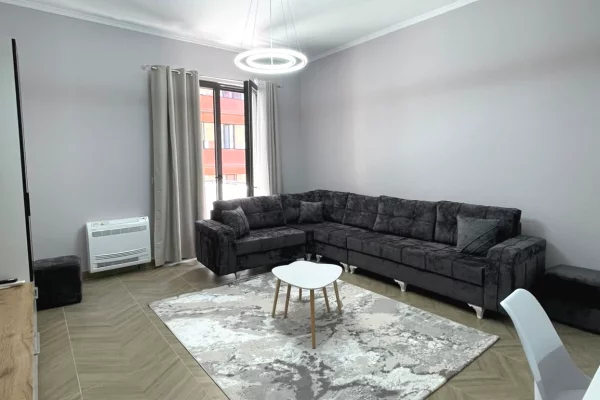 Shtepi me qera 1+1 ne Tirane - 85,000 Leke