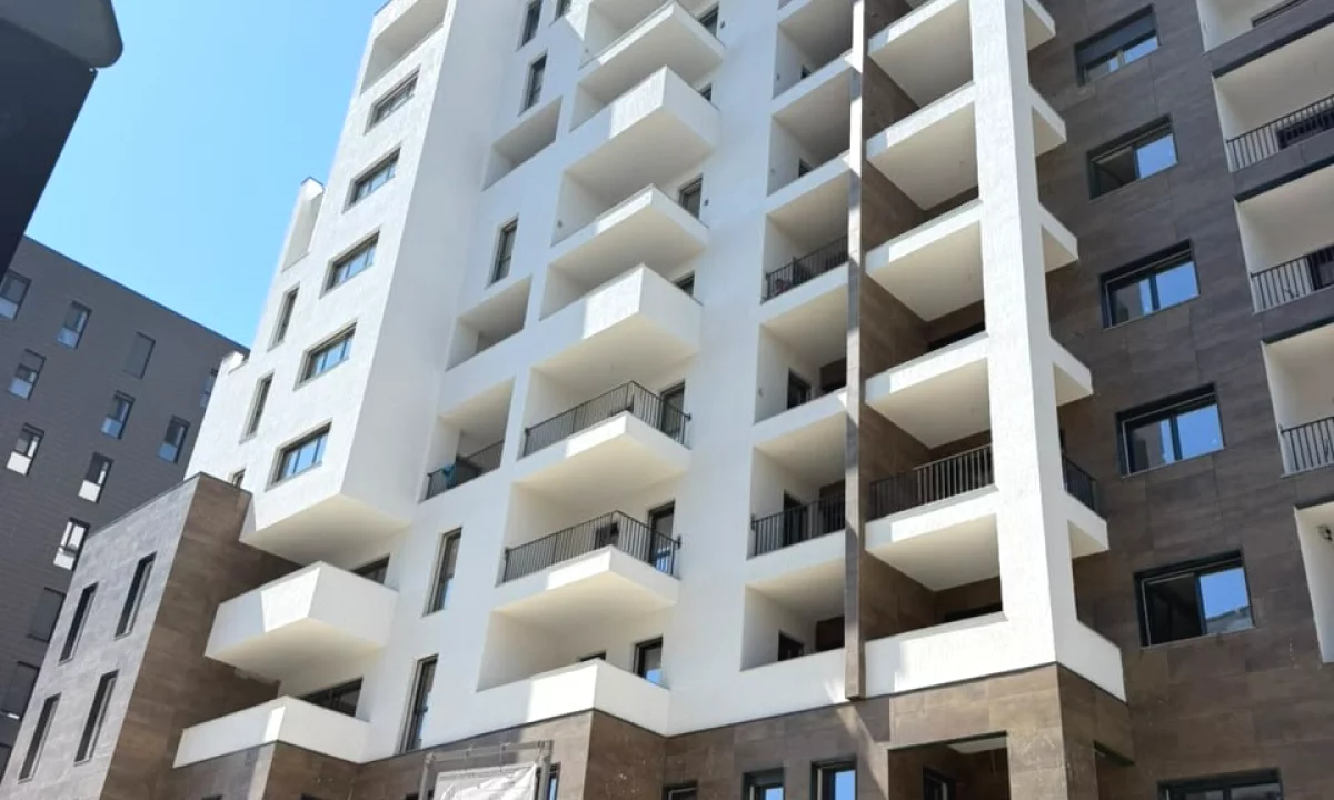 Shtepi ne shitje Apartament ne Tirane, 2+1, Mobilimi Bosh, pa mobiluar, Pagesa 240,000  Euro.
