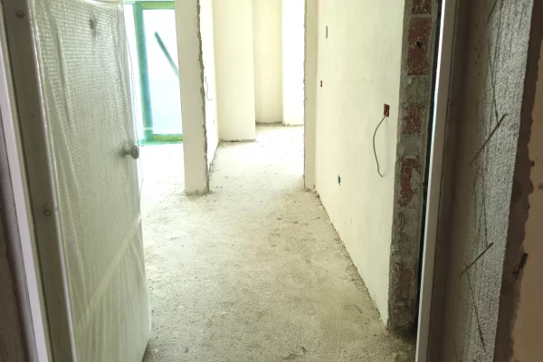 Shtepi ne shitje Apartament ne Tirane, 2+1, Mobilimi Bosh, pa mobiluar, Pagesa 240,000  Euro.