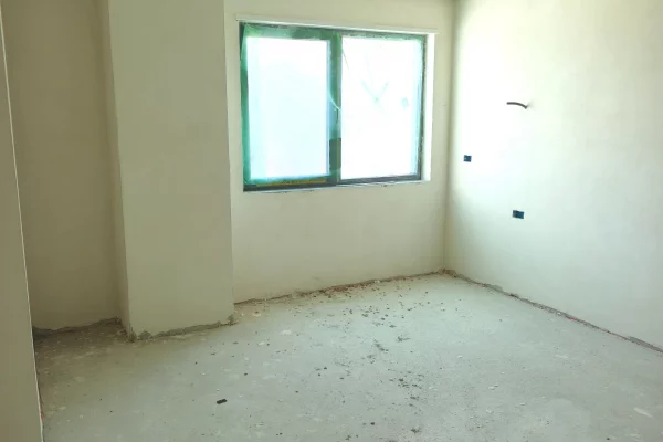 Shtepi ne shitje Apartament ne Tirane, 2+1, Mobilimi Bosh, pa mobiluar, Pagesa 240,000  Euro.