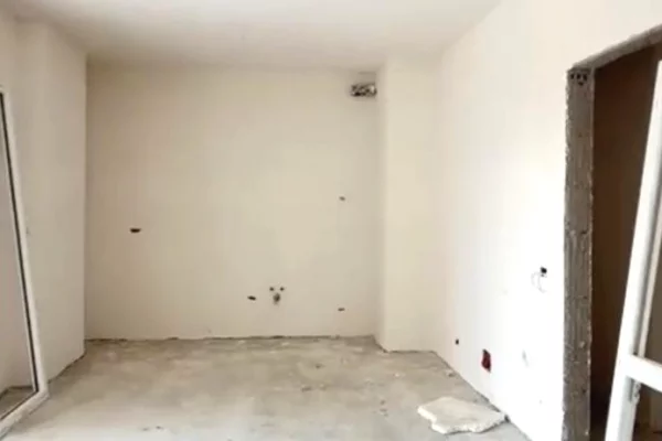 Shtepi ne shitje Apartament ne Tirane, 2+1, Mobilimi Bosh, pa mobiluar, Pagesa 143,350  Euro.