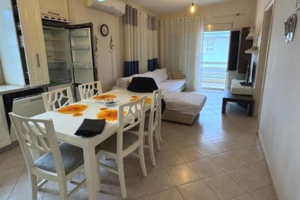 Shtepi ne shitje Apartament ne Durres, 2+1, Mobilimi E mobiluar, Pagesa 200,000  Euro.