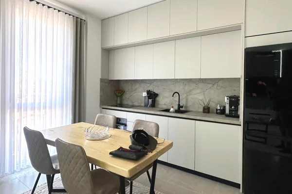 Shtepi me qera Apartament ne Tirane, 1+1, Mobilimi E mobiluar, Pagesa 60,000  Leke.