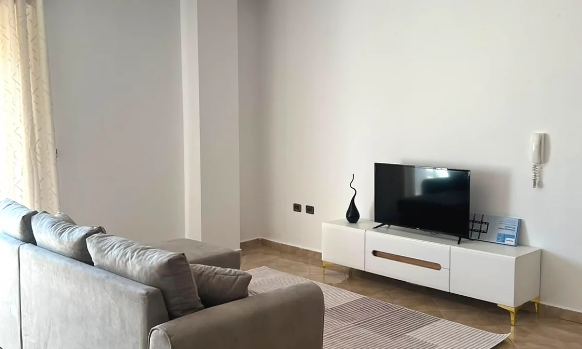 Shtepi me qera Apartament ne Tirane, 1+1, Mobilimi E mobiluar, Pagesa 60,000  Leke.