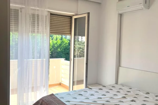 Shtepi me qera Apartament ne Tirane, 1+1, Mobilimi E mobiluar, Pagesa 60,000  Leke.