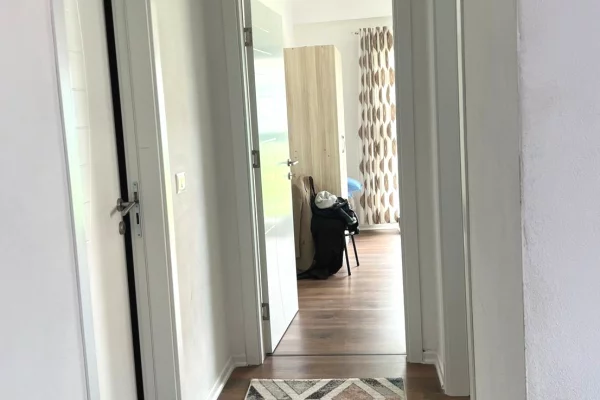 Shtepi ne shitje Apartament ne Tirane, 2+1, Mobilimi Bosh, pa mobiluar, Pagesa 161,000  Euro.