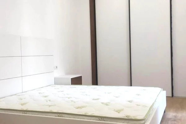 Shtepi me qera Apartament ne Tirane, 2+1, Mobilimi E mobiluar, Pagesa 70,000  Leke.