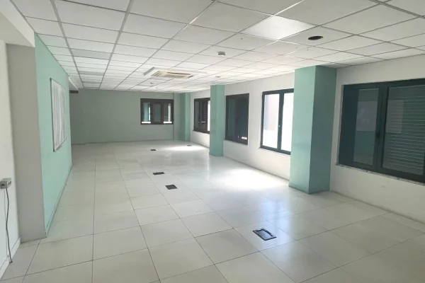 🏢 JEPET ME QIRA NJËSI KOMERCIALE – PËRBALLË KOMPLEKSIT DELIJORGJI ✨