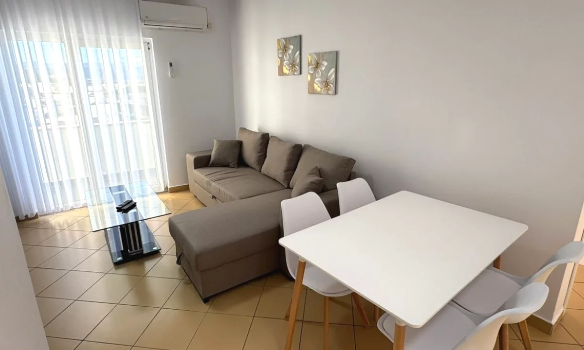 Shtepi ne shitje Apartament ne Lezhe, 1+1, Mobilimi E mobiluar, Pagesa 100,000  Euro.