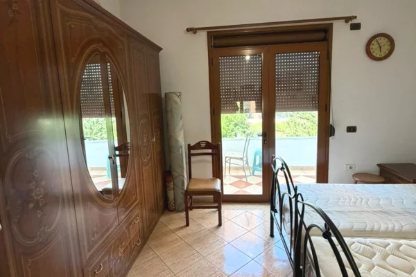 Shtepi me qera Apartament ne Tirane, 3+1, Mobilimi E mobiluar, Pagesa 50,000  Leke.