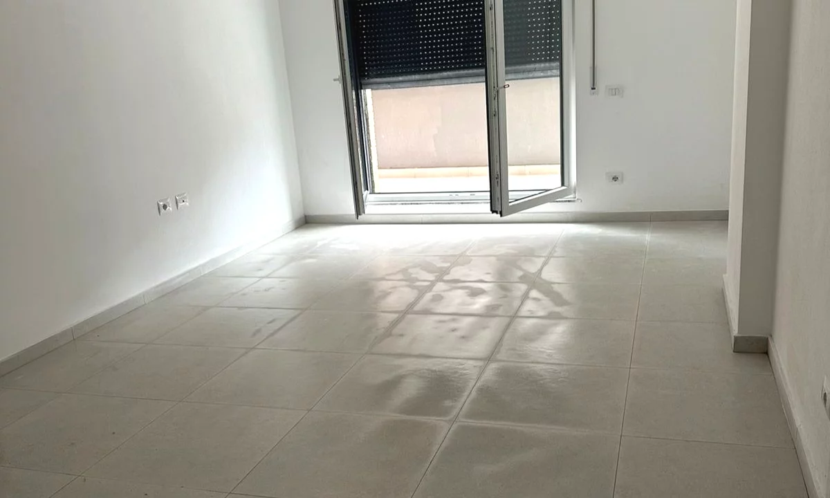 🏢 Jepet me Qira Zyre 3 Ambiente Pune – Bulevardi i Ri, Paskuqan ✨