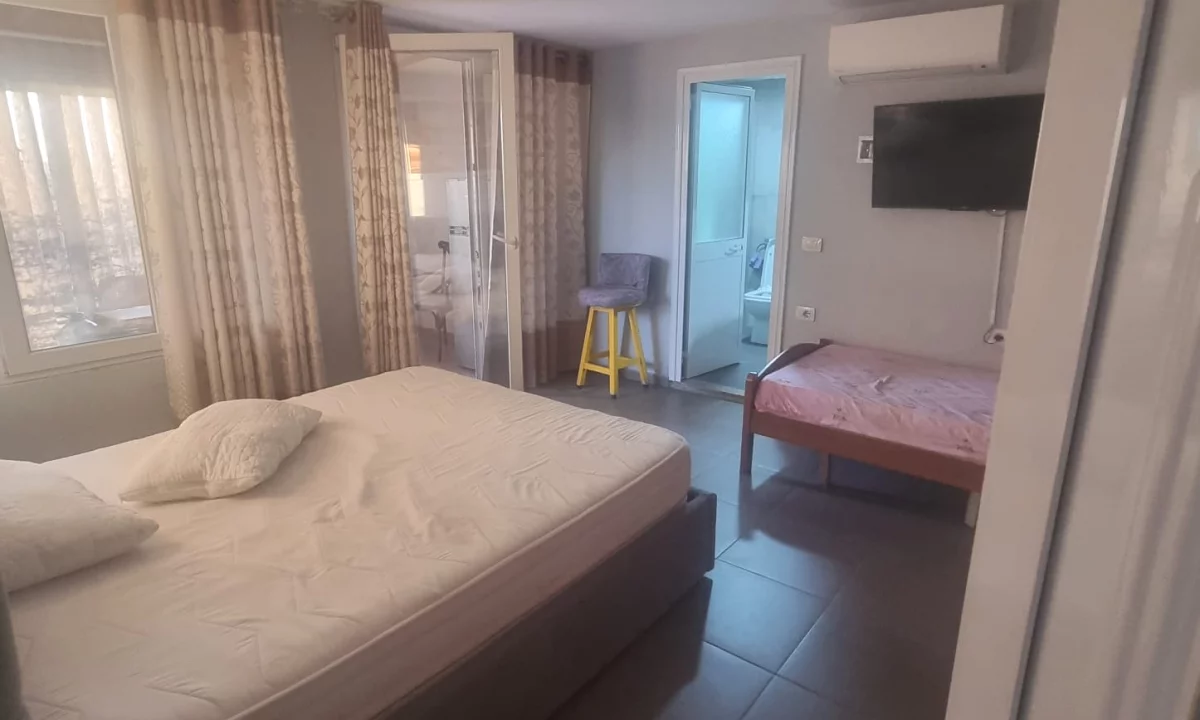 Shtepi me qera Apartament ne Tirane, Garsoniere, Mobilimi E mobiluar, Pagesa 45,000  Leke.