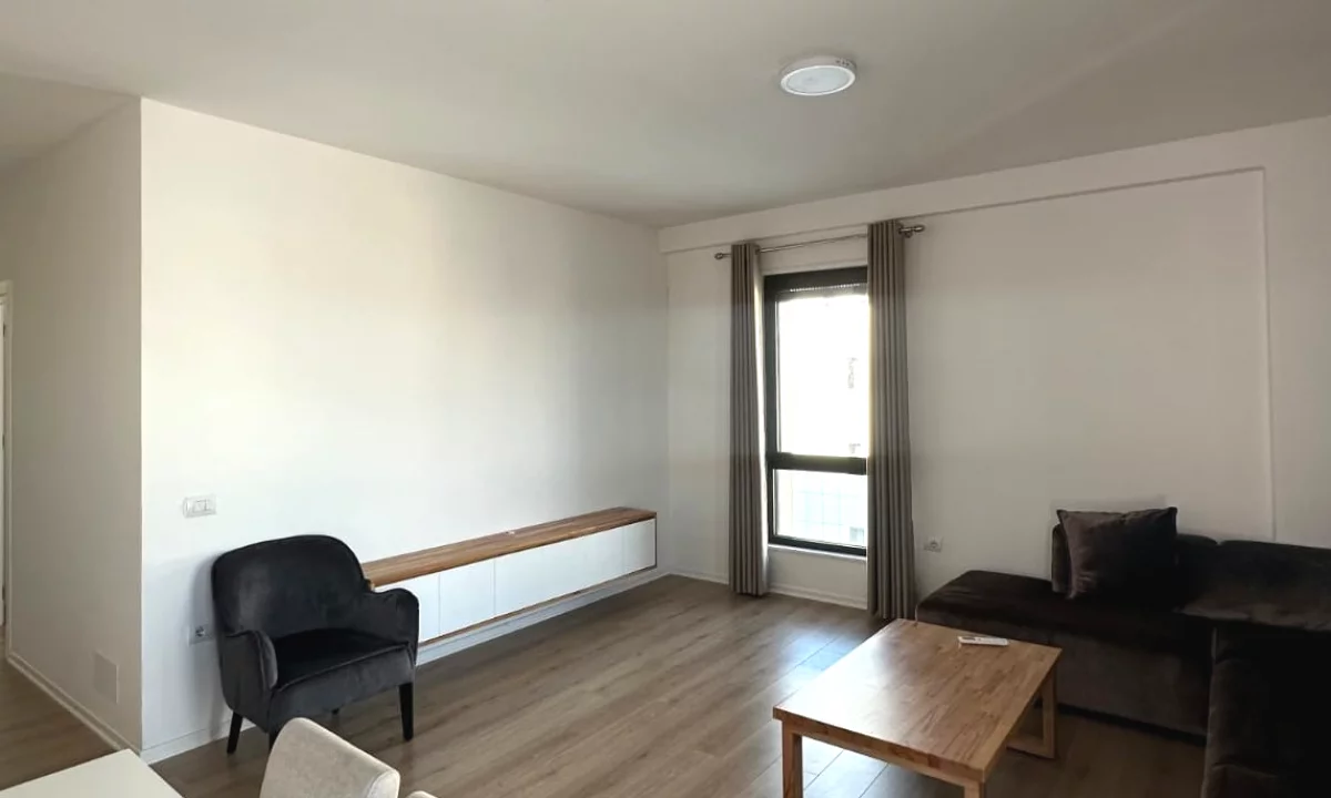 Shtepi ne shitje Apartament ne Tirane, 3+1, Mobilimi E mobiluar, Pagesa 357,300  Euro.