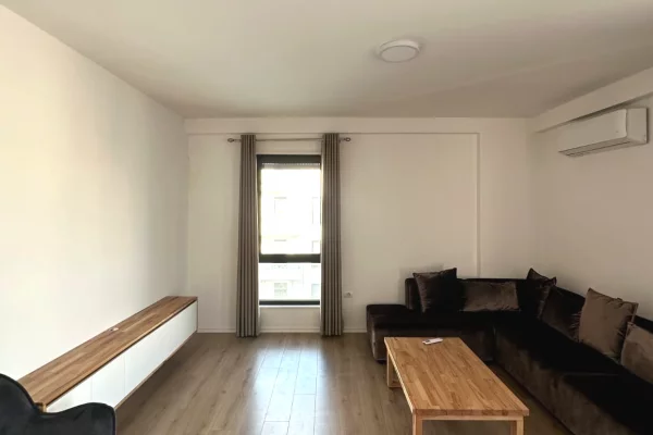 Shtepi ne shitje Apartament ne Tirane, 3+1, Mobilimi E mobiluar, Pagesa 357,300  Euro.
