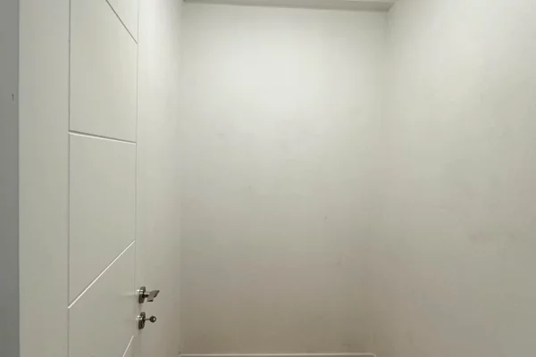 Shtepi ne shitje Apartament ne Tirane, 3+1, Mobilimi E mobiluar, Pagesa 357,300  Euro.