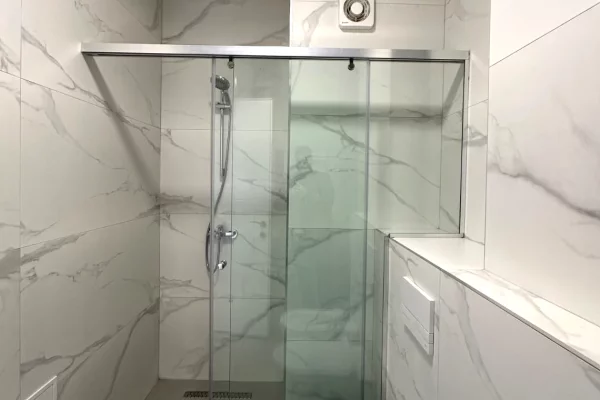 Shtepi ne shitje Apartament ne Tirane, 3+1, Mobilimi E mobiluar, Pagesa 357,300  Euro.
