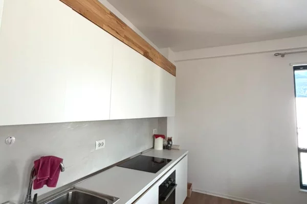 Shtepi ne shitje Apartament ne Tirane, 2+1, Mobilimi E mobiluar, Pagesa 311,400  Euro.