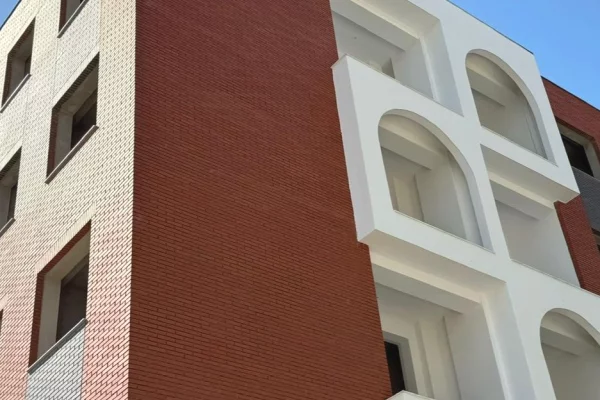 Shtepi ne shitje Apartament ne Tirane, 1+1, Mobilimi Bosh, pa mobiluar, Pagesa 61,450  Euro.