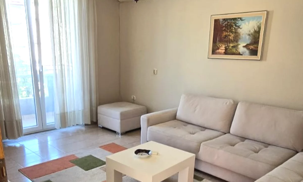Shtepi ne shitje Apartament ne Tirane, 2+1, Mobilimi Bosh, pa mobiluar, Pagesa 158,000  Euro.