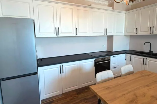 Shtepi ne shitje Apartament ne Tirane, 2+1, Mobilimi E mobiluar, Pagesa 305,000  Euro.