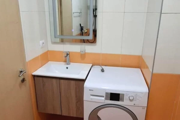 Shtepi ne shitje Apartament ne Tirane, 1+1, Mobilimi E mobiluar, Pagesa 136,000  Euro.