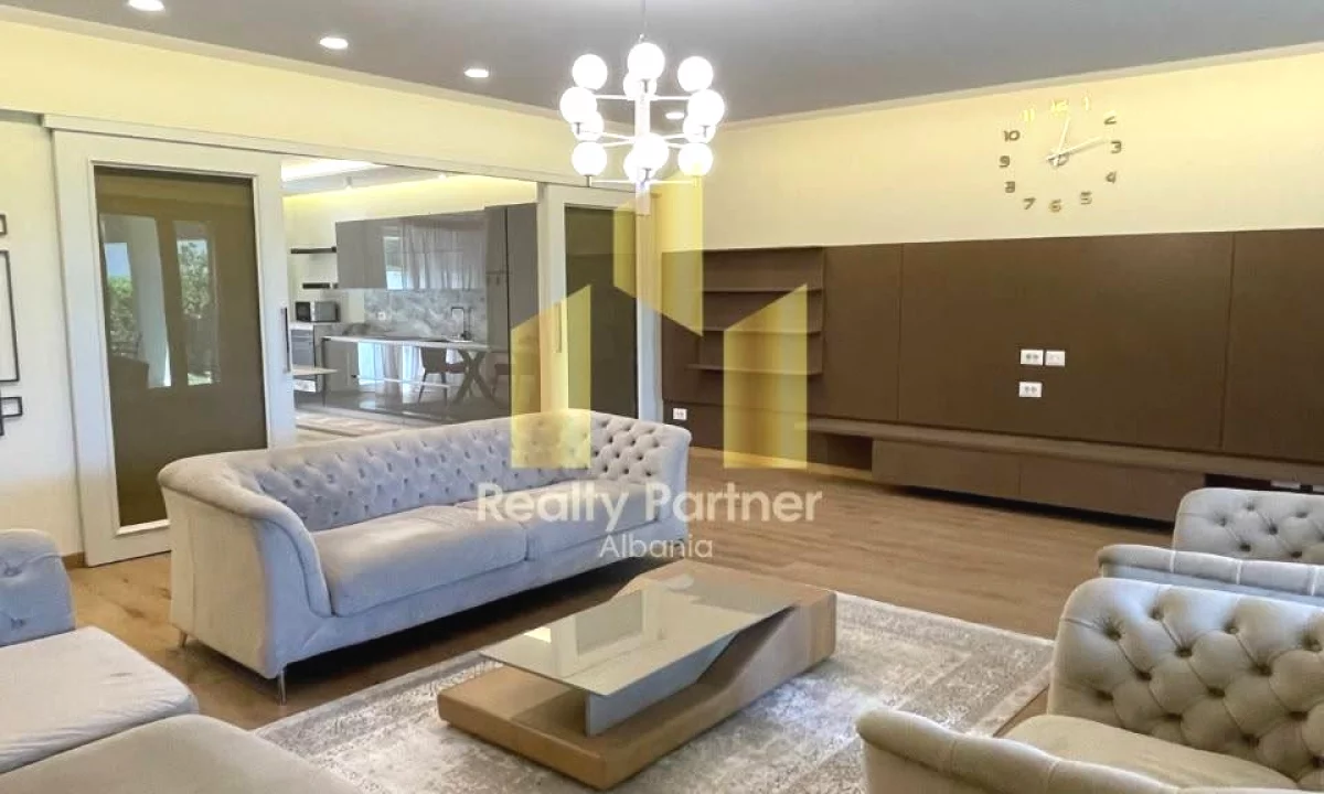 Shtepi ne shitje Apartament ne Tirane, 2+1, Mobilimi E mobiluar, Pagesa 500,000  Euro.