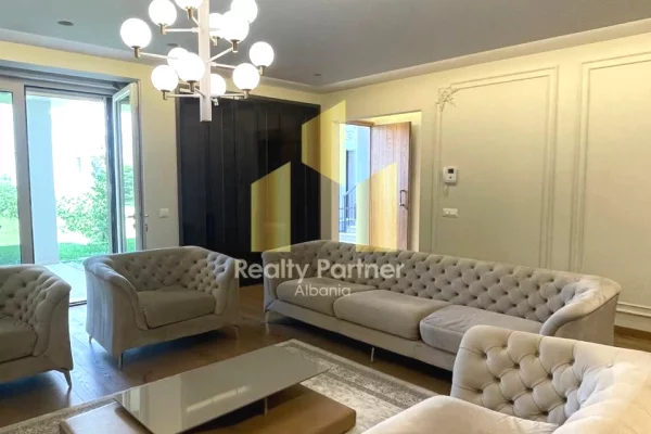 Shtepi ne shitje Apartament ne Tirane, 2+1, Mobilimi E mobiluar, Pagesa 500,000  Euro.