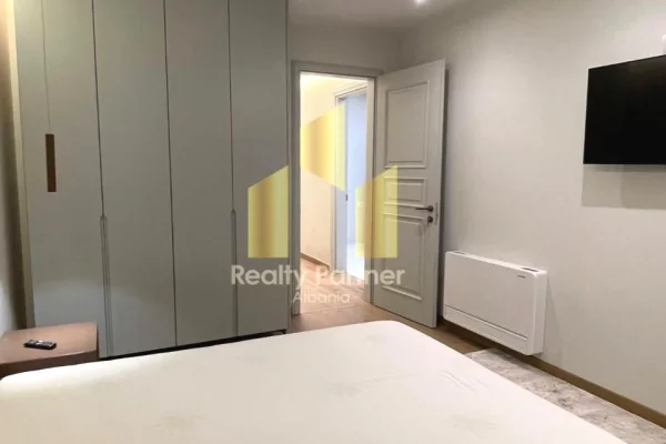 Shtepi ne shitje Apartament ne Tirane, 2+1, Mobilimi E mobiluar, Pagesa 500,000  Euro.