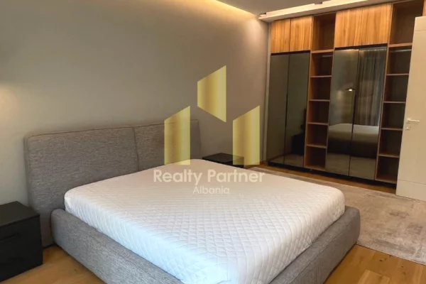 Shtepi ne shitje Apartament ne Tirane, 2+1, Mobilimi E mobiluar, Pagesa 500,000  Euro.
