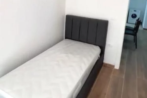 Shtepi ne shitje Apartament ne Tirane, 2+1, Mobilimi E mobiluar, Pagesa 150,000  Euro.