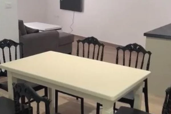 Shtepi ne shitje Apartament ne Tirane, 2+1, Mobilimi E mobiluar, Pagesa 150,000  Euro.