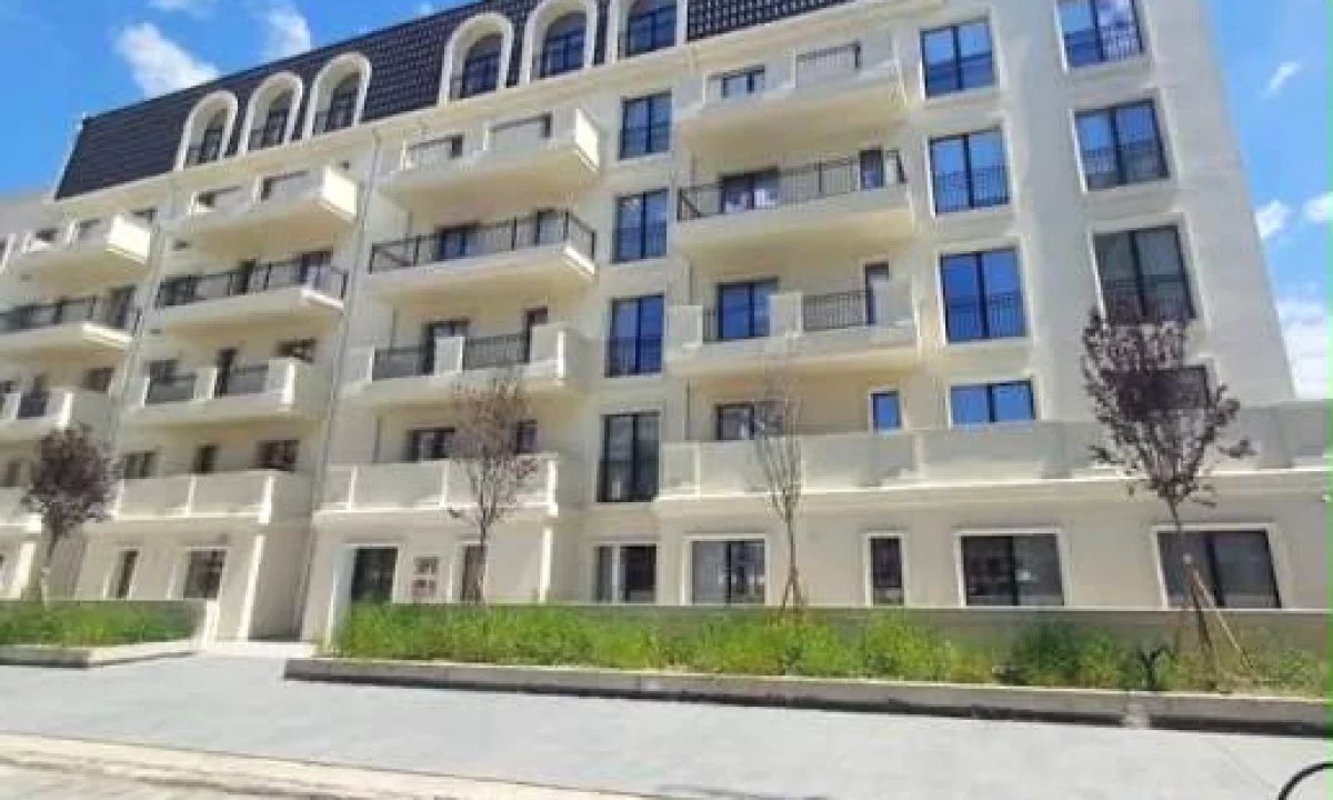 Shtepi ne shitje Apartament ne Tirane, 1+1, Mobilimi Bosh, pa mobiluar, Pagesa 94,800  Euro.
