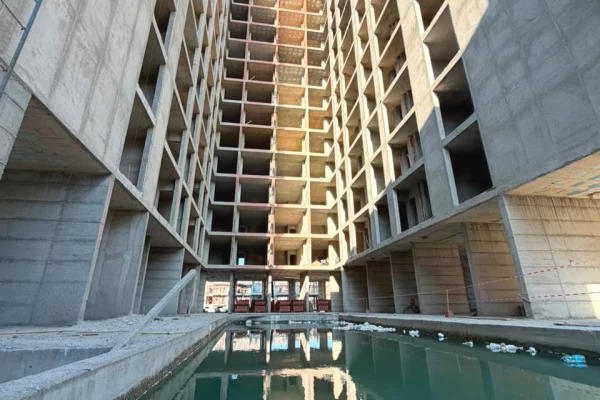 Shtepi ne shitje Apartament ne Lezhe, 2+1, Mobilimi Bosh, pa mobiluar, Pagesa 121,200  Euro.
