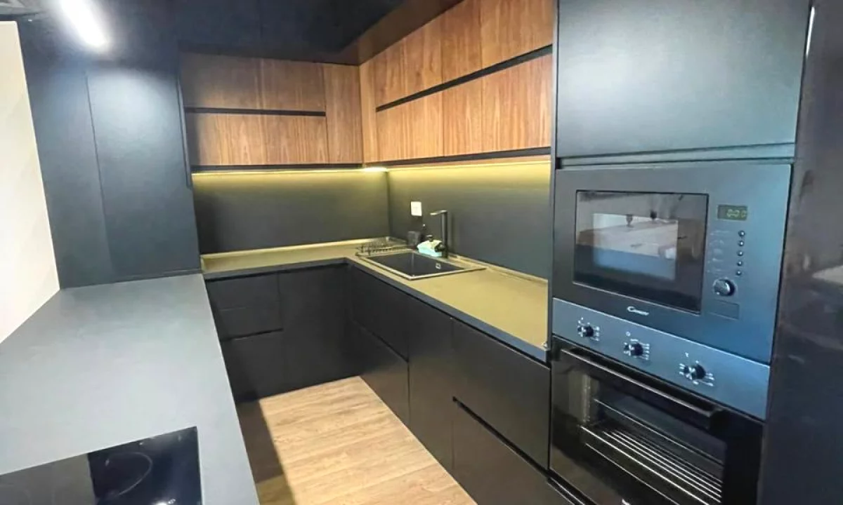 Shtepi ne shitje Apartament ne Tirane, 2+1, Mobilimi E mobiluar, Pagesa 275,000  Euro.