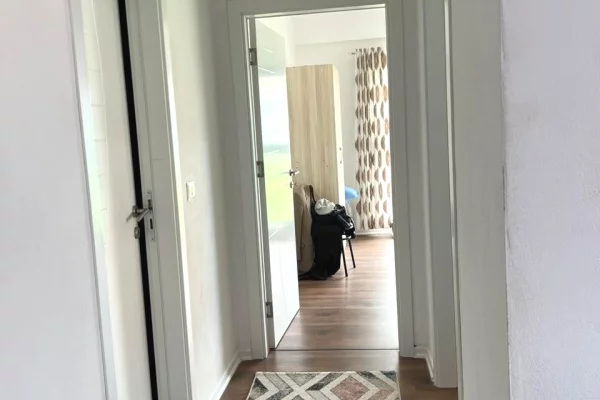 Shtepi ne shitje Apartament ne Tirane, 2+1, Mobilimi Pjeserisht e mobiluar, Pagesa 15,600,000  Leke.
