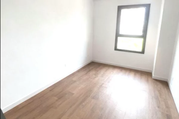Shtepi ne shitje Apartament ne Tirane, 2+1, Mobilimi Pjeserisht e mobiluar, Pagesa 15,600,000  Leke.