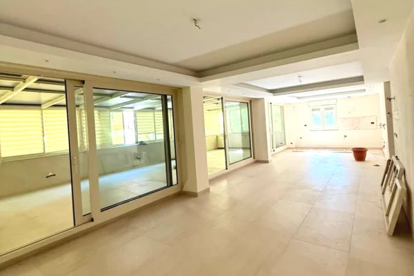 Shtepi ne shitje Apartament ne Tirane, 2+1, Mobilimi Pjeserisht e mobiluar, Pagesa 410,000  Euro.