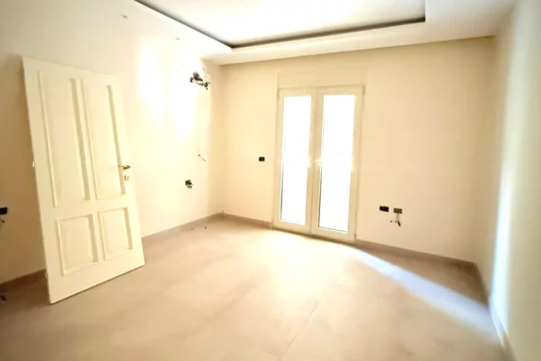 Shtepi ne shitje Apartament ne Tirane, 2+1, Mobilimi Pjeserisht e mobiluar, Pagesa 410,000  Euro.