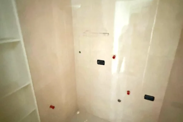 Shtepi ne shitje Apartament ne Tirane, 2+1, Mobilimi Pjeserisht e mobiluar, Pagesa 410,000  Euro.