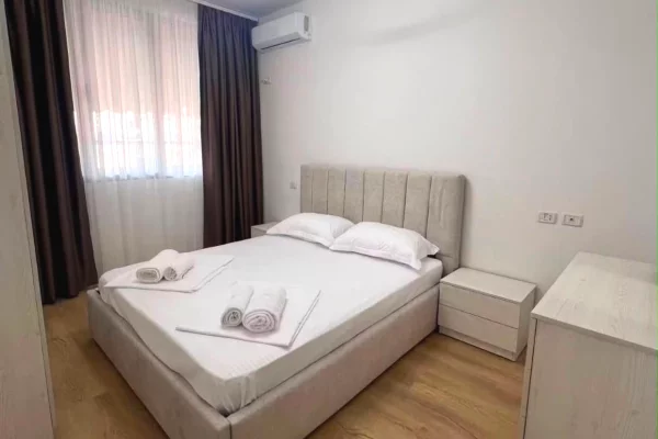 Shtepi me qera Apartament ne Tirane, 1+1, Mobilimi E mobiluar, Pagesa 65,000  Leke.