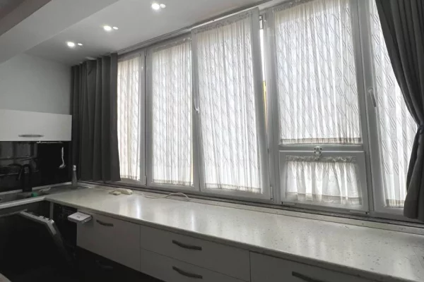Shtepi ne shitje Apartament ne Tirane, 2+1, Mobilimi Pjeserisht e mobiluar, Pagesa 179,000  Euro.