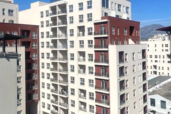 Shtepi ne shitje Apartament ne Tirane, 2+1, Mobilimi Bosh, pa mobiluar, Pagesa 181,500  Euro.